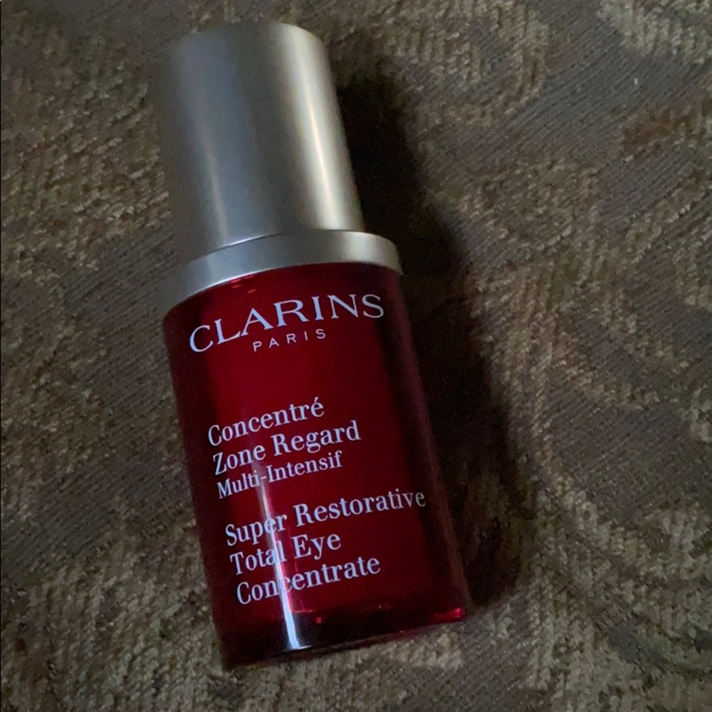 Super Restorative Total Eye Concentrate